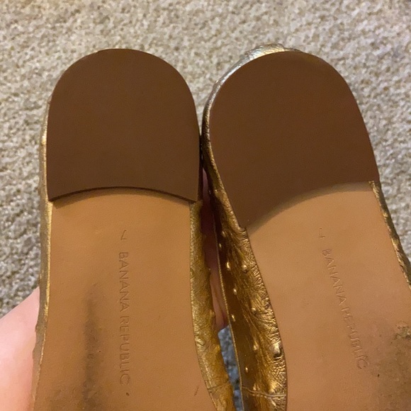 EUC worn once Banana Republic ballet flats gold - Picture 5 of 7